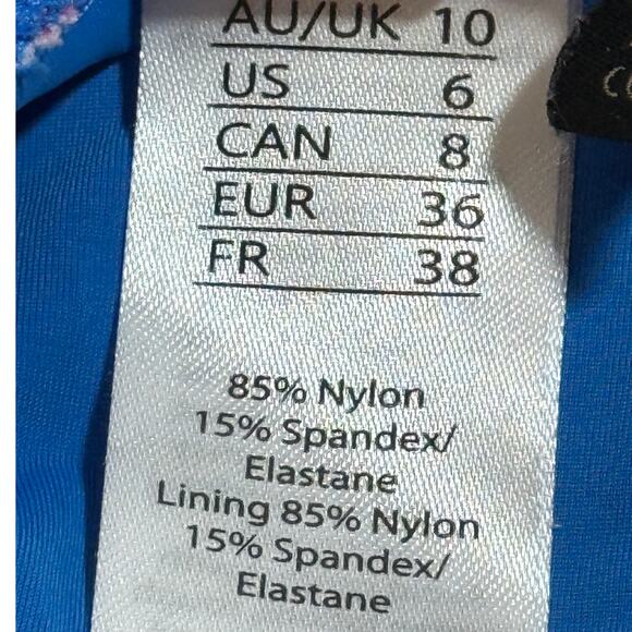 NipTuck Joanne One Piece Swimsuit Womens Sz 8 Floral Beachwear Vacation Resort - Picture 7 of 9